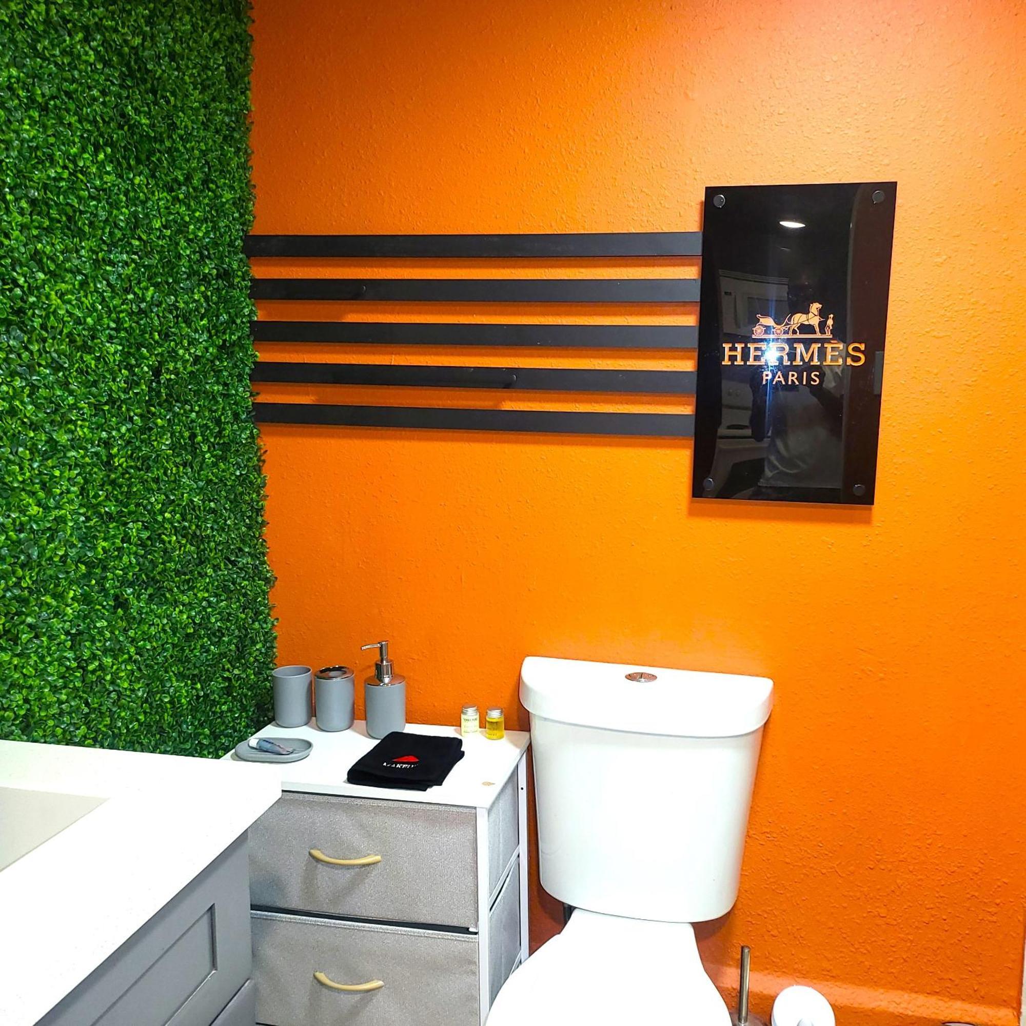 The Gawdy Den With Fast Wifi 2 Minutes From Downtown Houston! Appartamento Houston